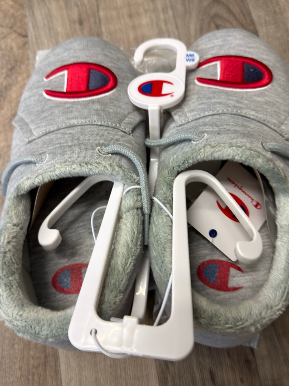 Champion University 25 Slippers Gray Plush Lined House Shoes NWT Men 6 Women’s 8 - Picture 8 of 8